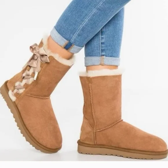 UGG KIDS CHE RIBBON LACE UP Boots KID YOUNG SIZE 3 - Picture 1 of 8